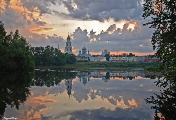 Дивеево монастырь на закате