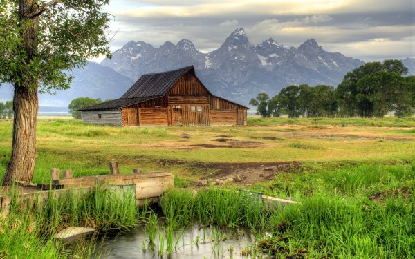 Пейзаж с домиком