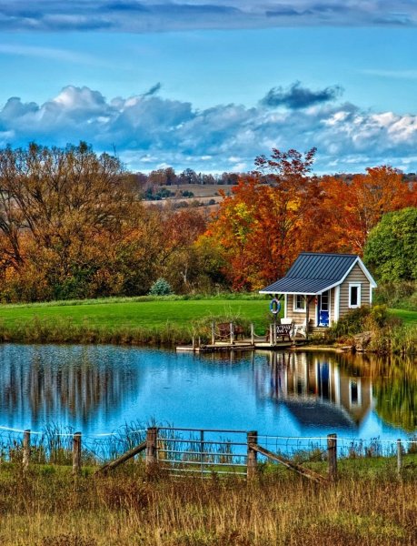Домик у реки в Йёльстере. Норвегия