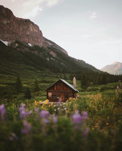 Красивый пейзаж с домом