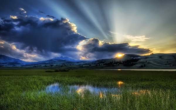 Пейзаж с красивым небом