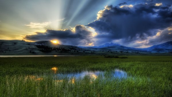 Пейзаж с красивым небом