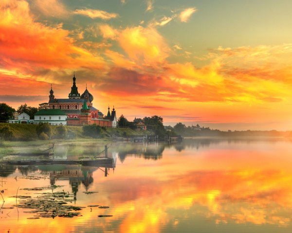 Храм у реки Ростовская область