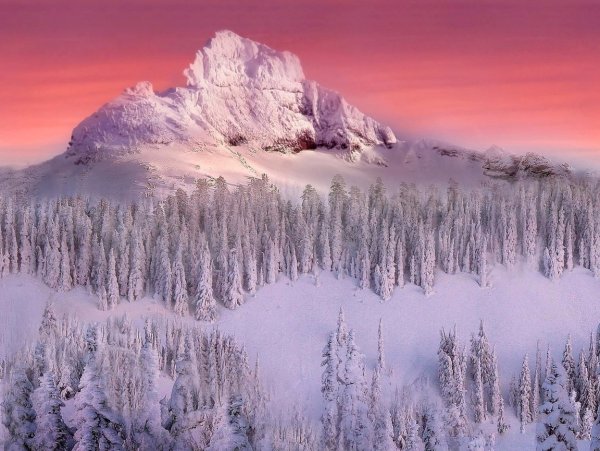 Зимний рассвет в горах