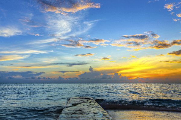 Рассвет на море