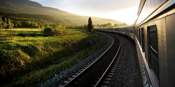 Красивая железная дорога