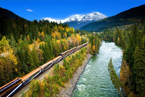 Поезд Rocky Mountaineer Канада