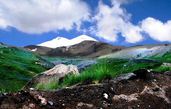 Горная вершина Эльбрус