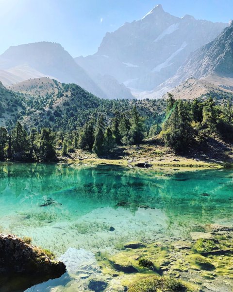 Озеро Чарвак в Узбекистане