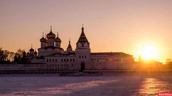 Ипатьевский монастырь Кострома закат