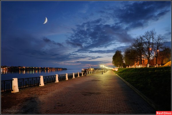 Набережная реки Волга Кострома