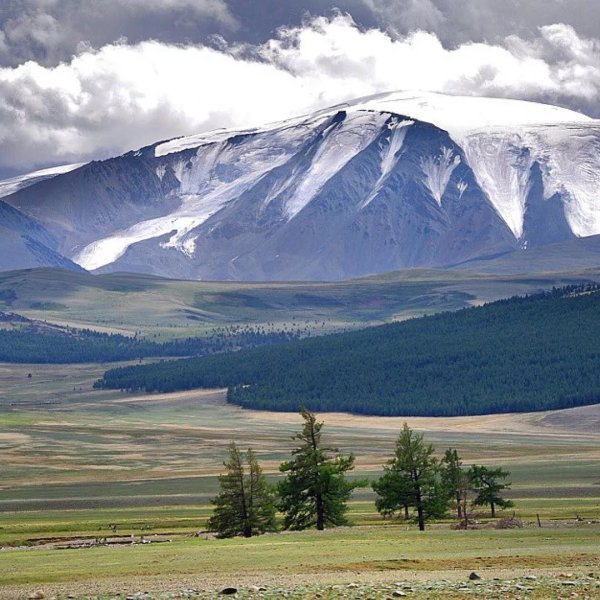 Вершина Монгун Тайга