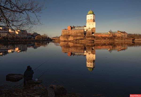 Выборгский замок Выборг осенью