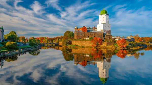 Выборгский замок Золотая осень