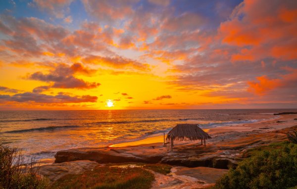 Закат на побережье