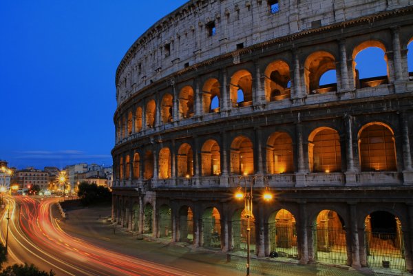 Колизей в Риме на закате