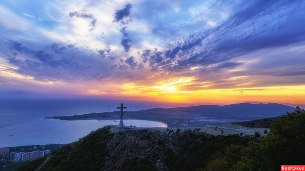 Геленджик крест на горе