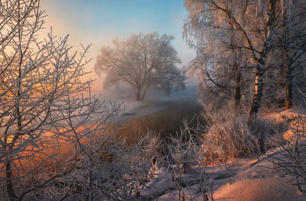 Зимний утренний пейзаж