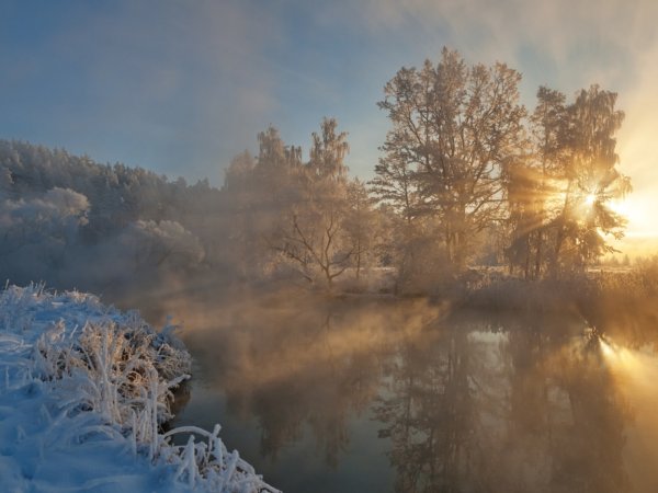 Зимний утренний пейзаж