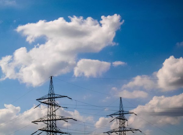 Столб в поле