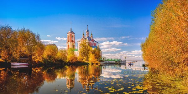 Воскресенский собор Старая Русса осень