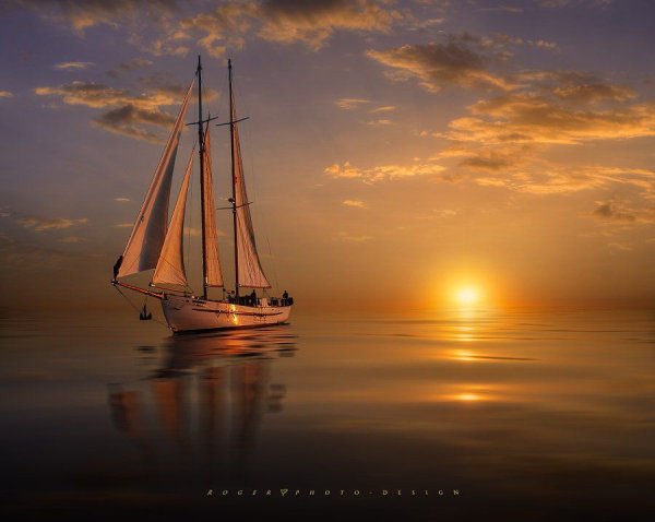 Парусник на закате