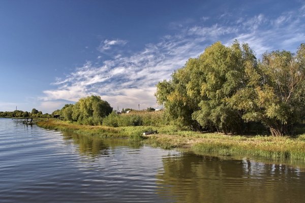 Берега реки Волга в Астрахани