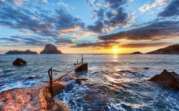 Море скалы закат