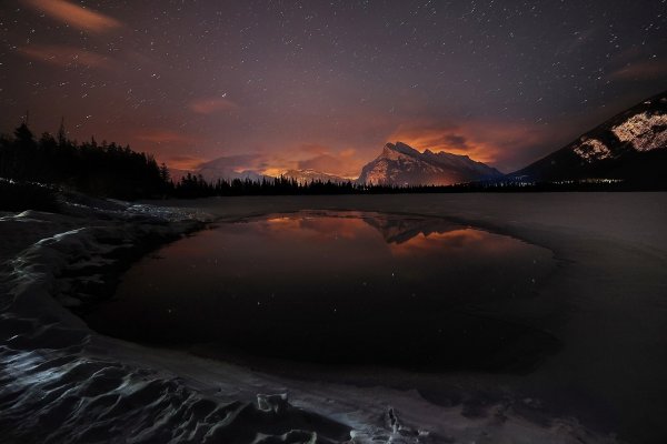 Горы озеро ночь