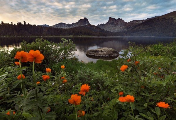Озеро светлое Ергаки