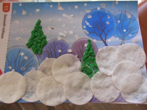 Зимний пейзаж из ватных дисков