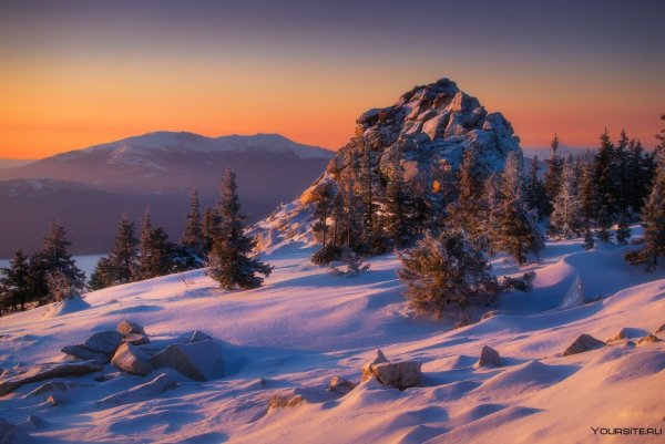 Зимние пейзажи на фоне гор