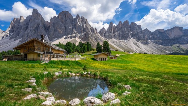 Доломитовые Альпы домик