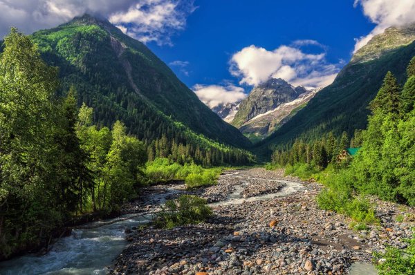 Ущелье реки Аманауз Домбай