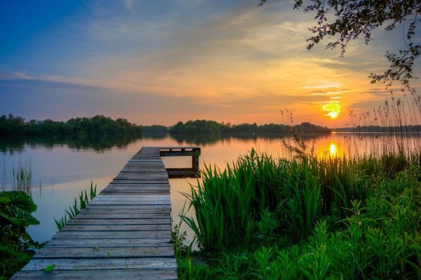 Отражение неба в реке