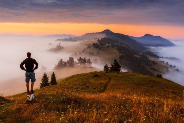 Красивые горы и человек