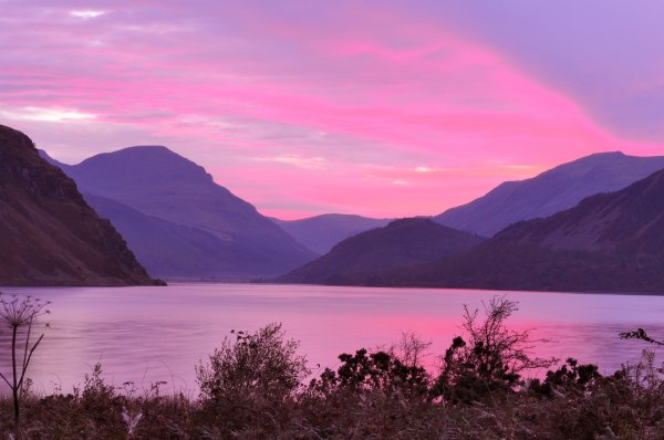 Горы в розовых тонах