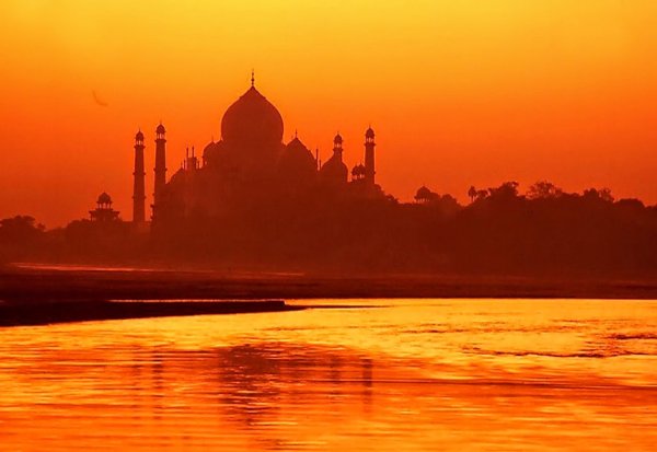 Тадж Махал на закате