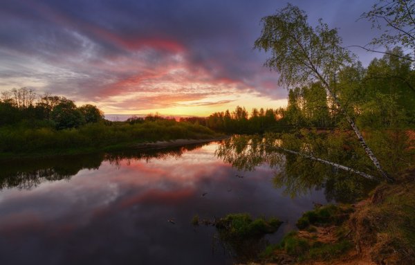 Закат на реке