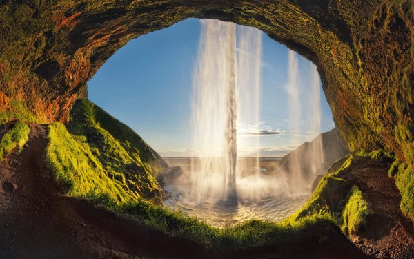 Водопад Сельяландсфосс (Seljalandsfoss Waterfall), Исландия