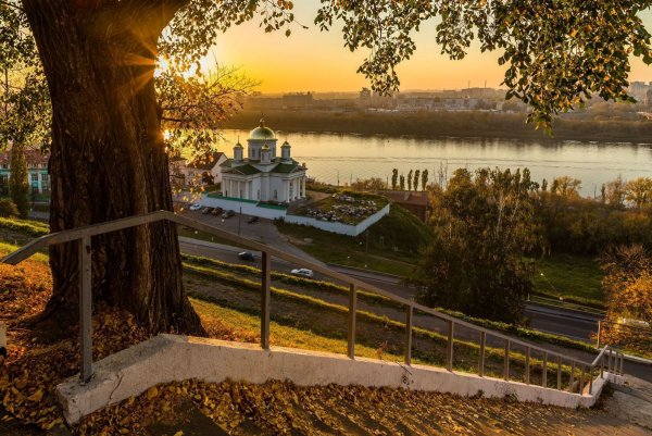 Верхневолжская набережная Нижний Новгород осень