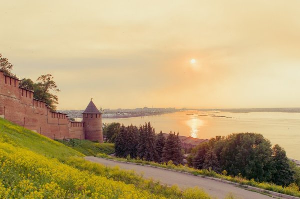 Нижний Новгород с реки на Кремль