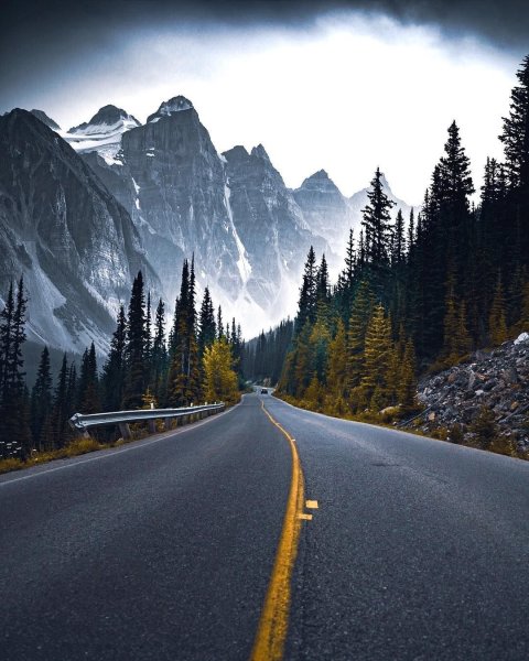 Красивая дорога в горах