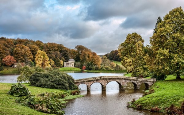 Пейзажный парк Царицыно скамейки