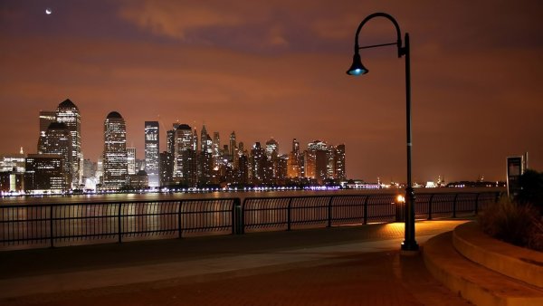 Вечерний город