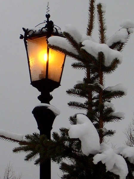 Новогодний уличный фонарь