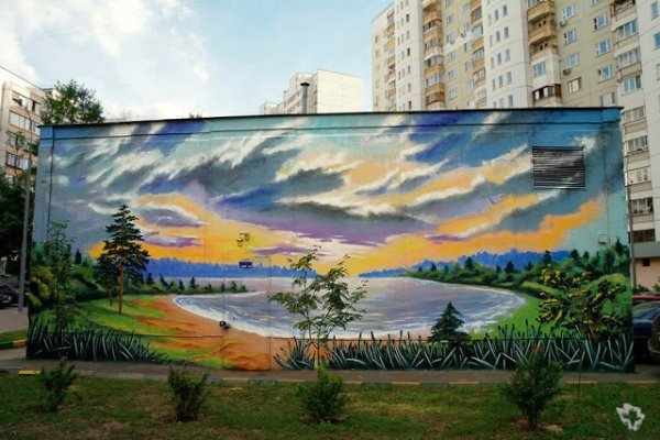 Пейзаж на стене дома