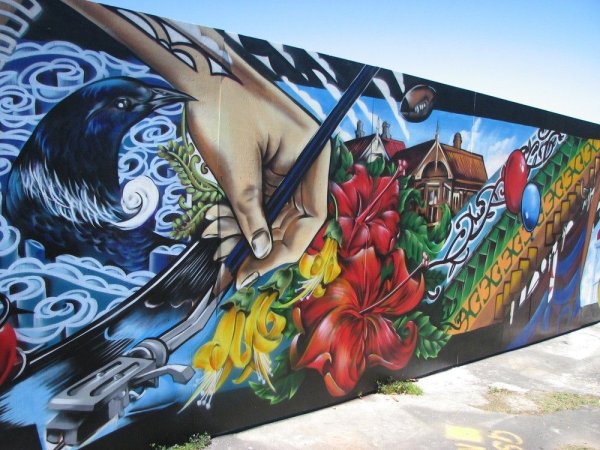 Картины на бетонном заборе