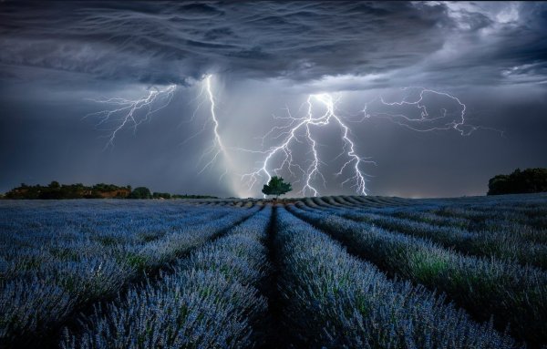 Природа с грозой