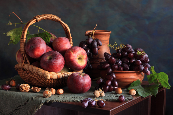 Красивый натюрморт с фруктами